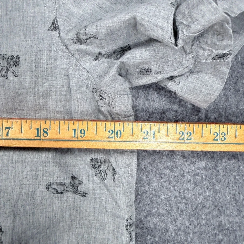 The North Face Mens Gray Wolf Print Short Sleeve Button Up Shirt Medium Hiking